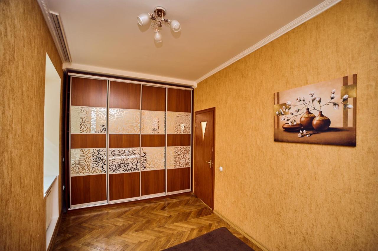 Apartments Near Potocki Palace Lemberg Exterior foto